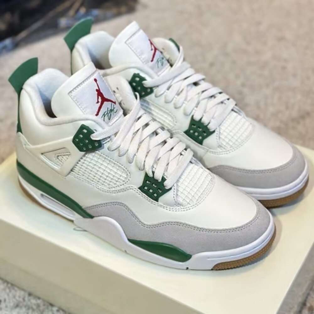 Jordan Men's White and Green Sneakers